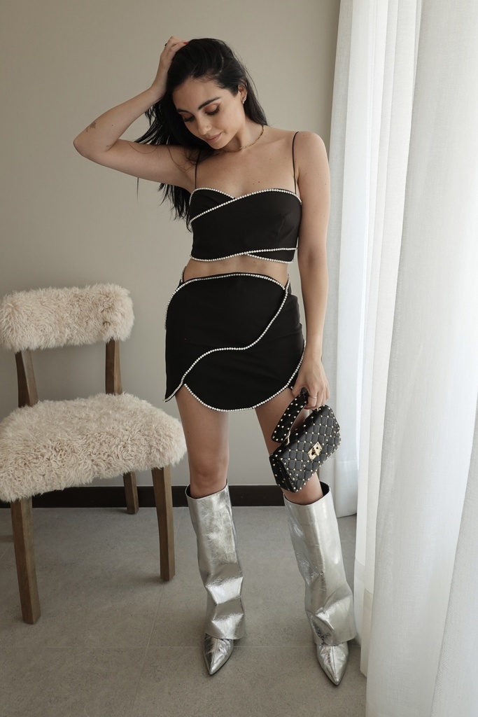 Conjunto Falda Corta Negro