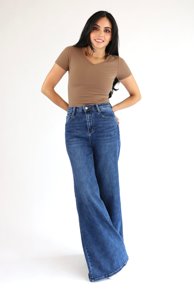 [RB05617] Hydra Top Café